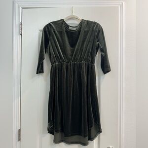 Amaryllis Velvet long sleeve dress